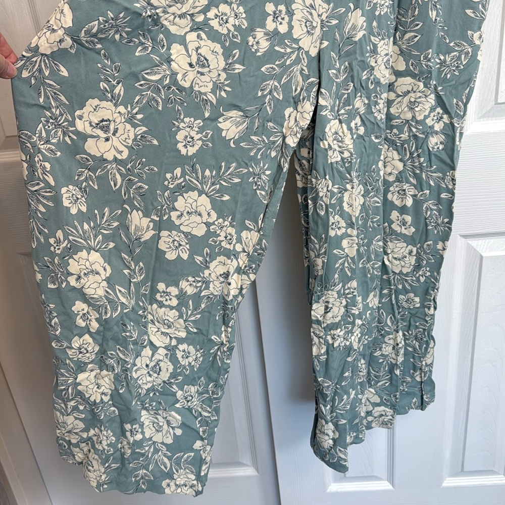 🌵 3 for $20 Patrons of Peace Jump suit - Picture 3 of 7